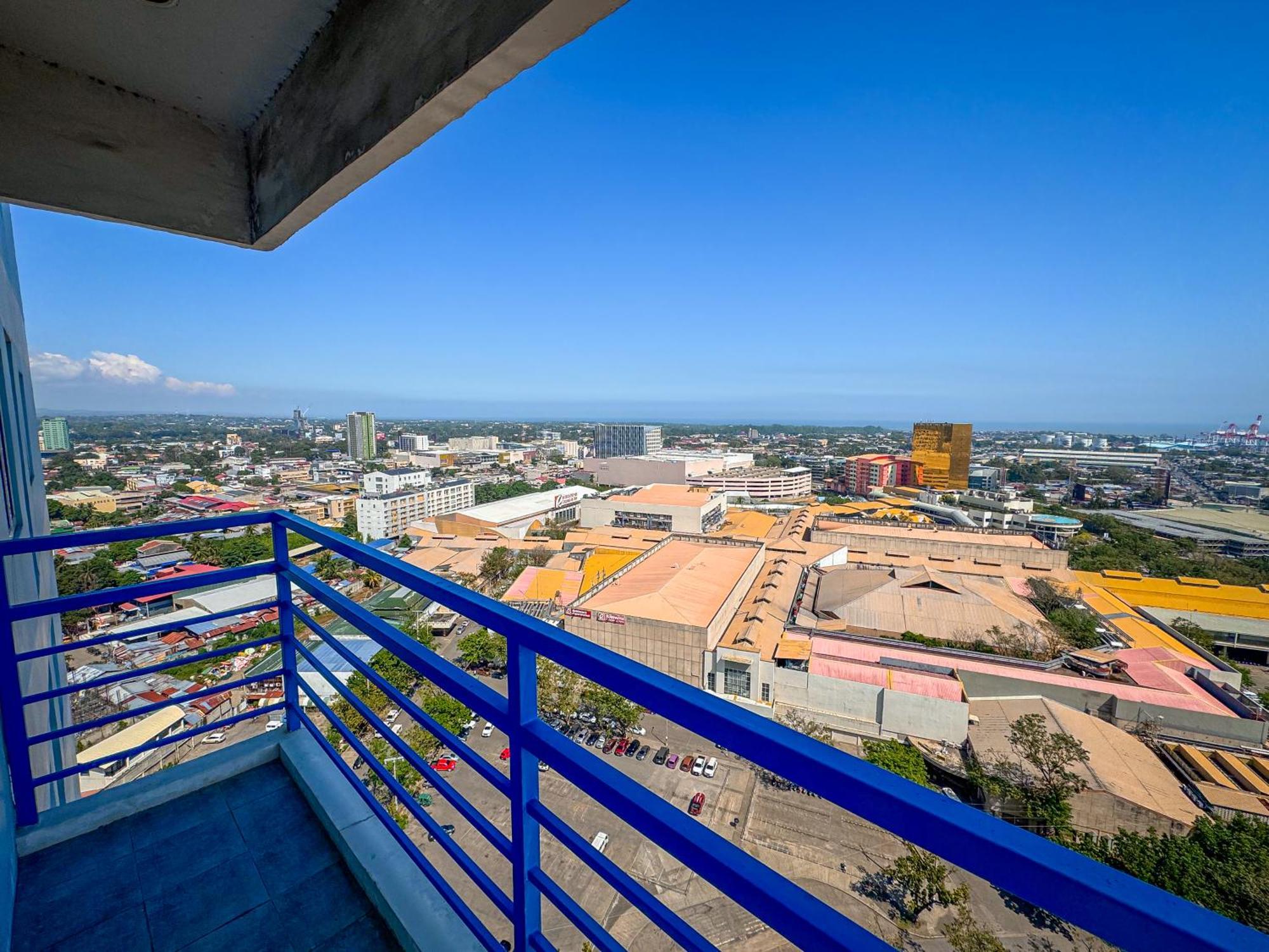 شقة The Loop 2Br Fully Furnished Corner Unit W Balcony كاجايان دي أورو المظهر الخارجي الصورة